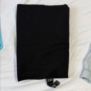 Zara Classic Black Knit Accessory